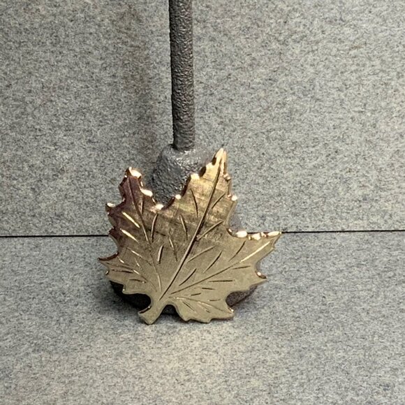 Clip-On Earrings Pin Brooch Set As Is Silver Maple Leaf Vintage Autumn Fall Chic - Picture 4 of 8